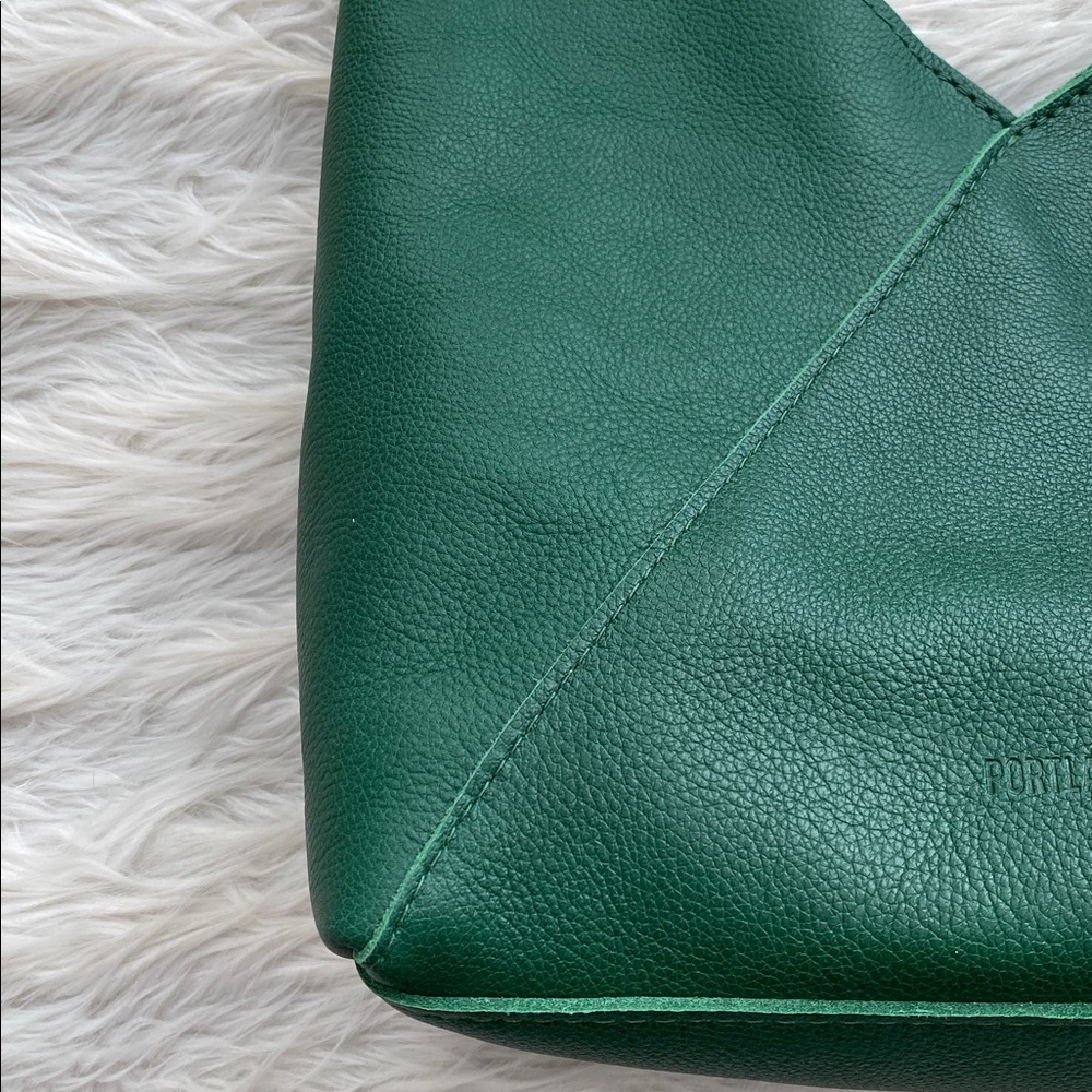 Portland Leather | Naomi Shoulder Bag in Bacalar - Picture 3 of 15